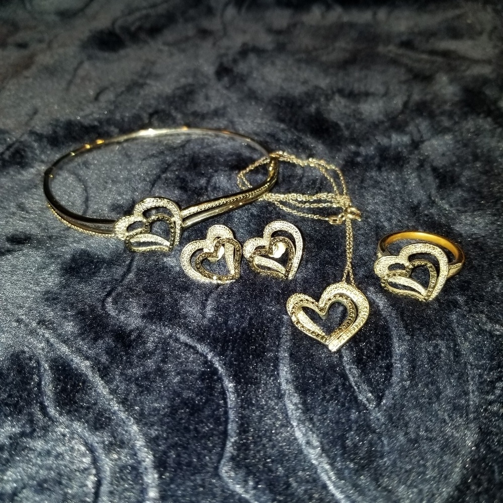 Black and white diamond heart set